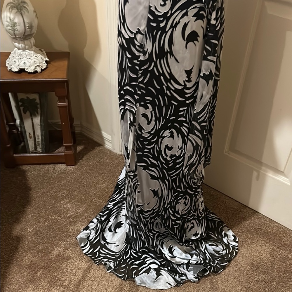 BCBGMaxAzria Black and White Silk Blend Embellished Maxi Dress. Lined. Halter - Picture 5 of 13